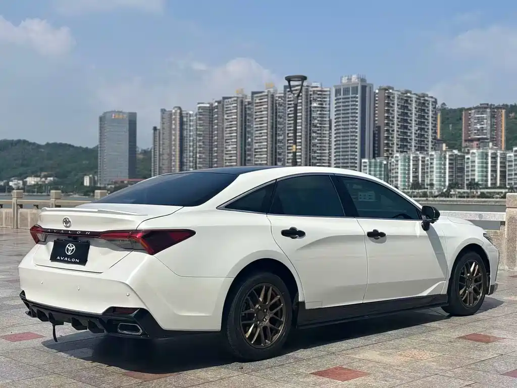 Toyota Avalon 2019 — фото 9