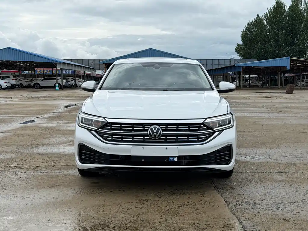 Volkswagen Sagitar 2022