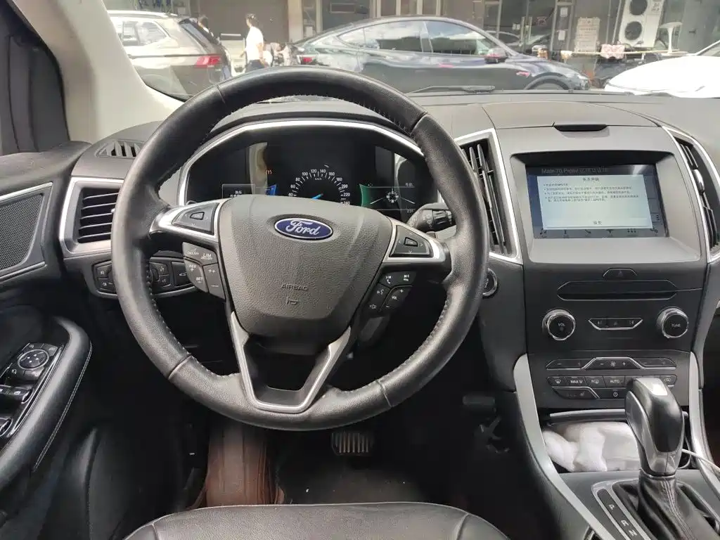 Ford Edge 2016 — фото 6