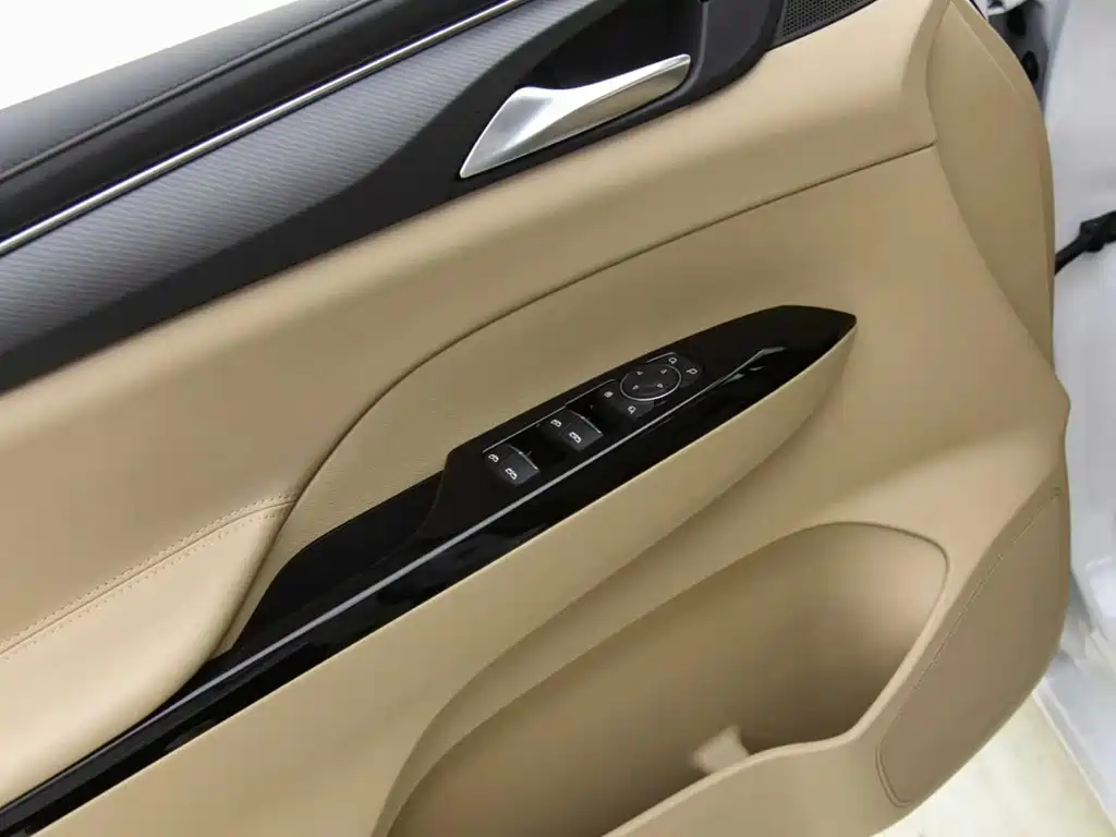 Buick GL8 New Energy 2025 — фото 11