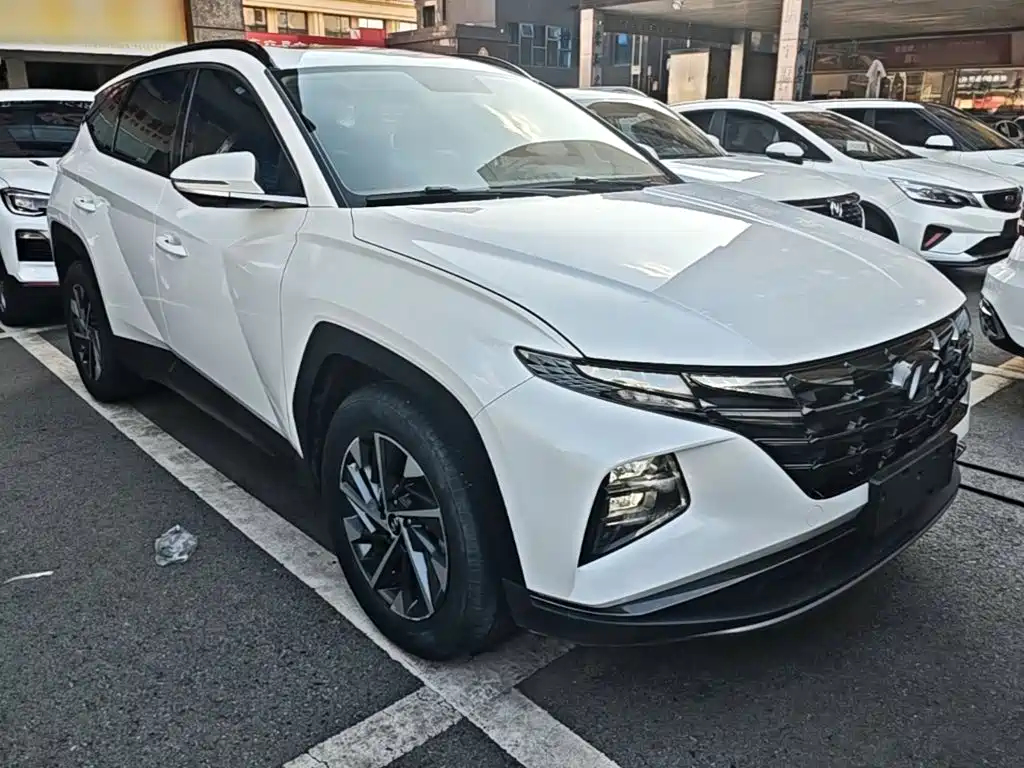 Hyundai Tucson 2023 — фото 4