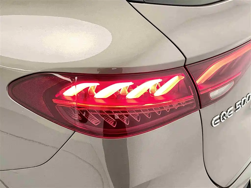 Mercedes-Benz EQE SUV 2025 — фото 15