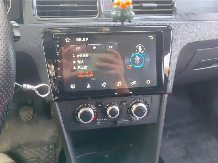 Skoda Rapid Spaceback 2018 — фото 13