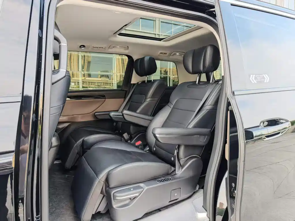 GAC Motor E8 PHEV 2024 — фото 15