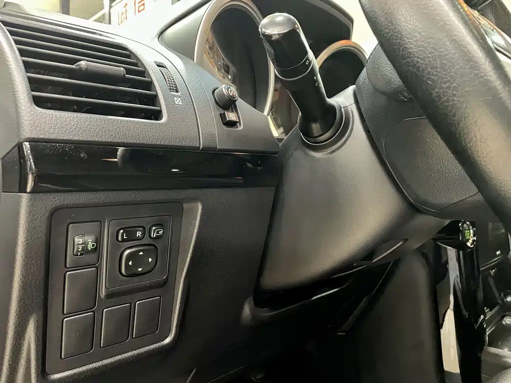 Toyota Prado 2015 — фото 16