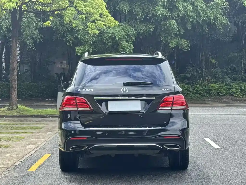 Mercedes-Benz GLE 2017 — фото 11