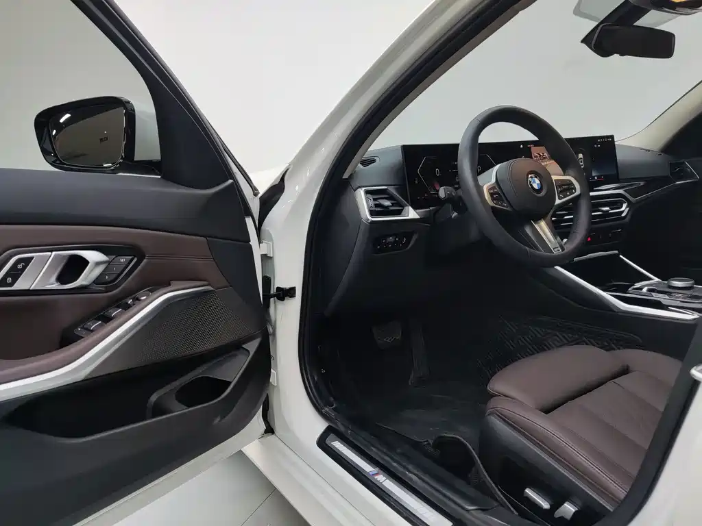 BMW 3 Series 2022 — фото 10