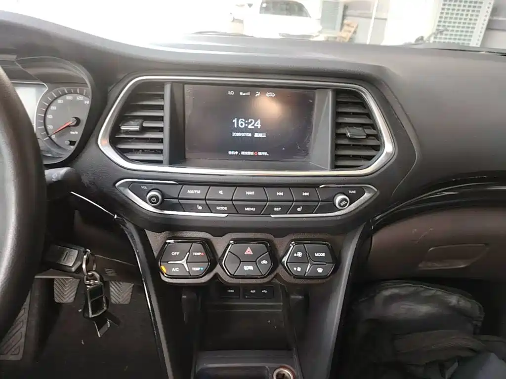 GAC Motor Trumpchi GS4 2016 — фото 13