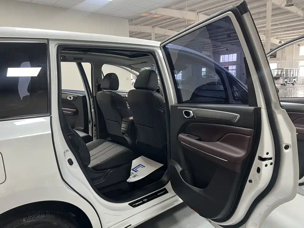 GAC Motor Trumpchi M6 2023 — фото 12