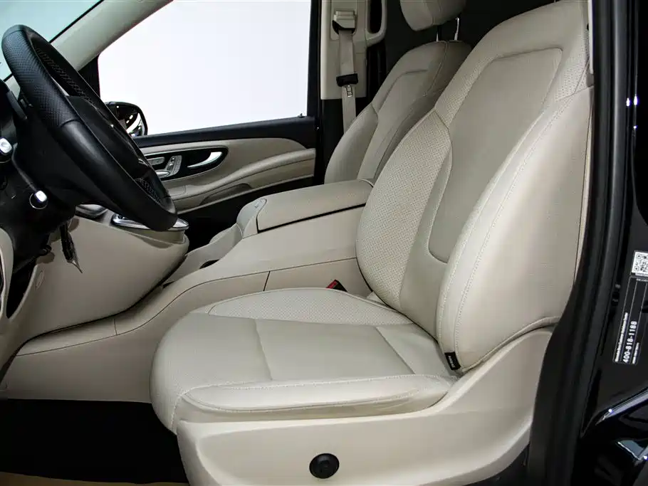 Mercedes-Benz V-Class 2021 — фото 18