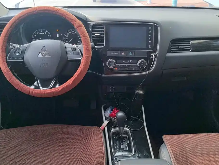 Mitsubishi Outlander 2019 — фото 16