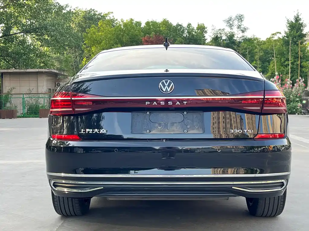 Volkswagen Passat 2023 — фото 6