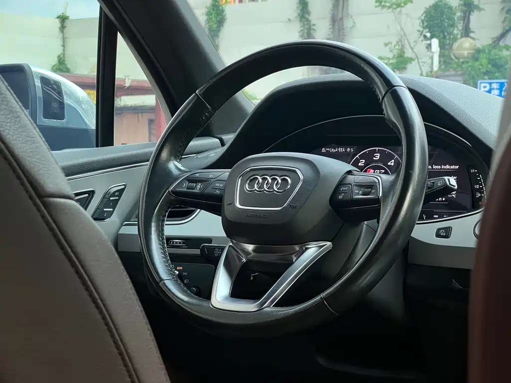 Audi Q7 2017 — фото 22