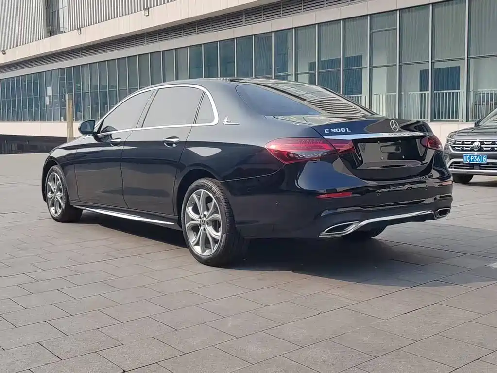 Mercedes-Benz E-Class 2023 — фото 20