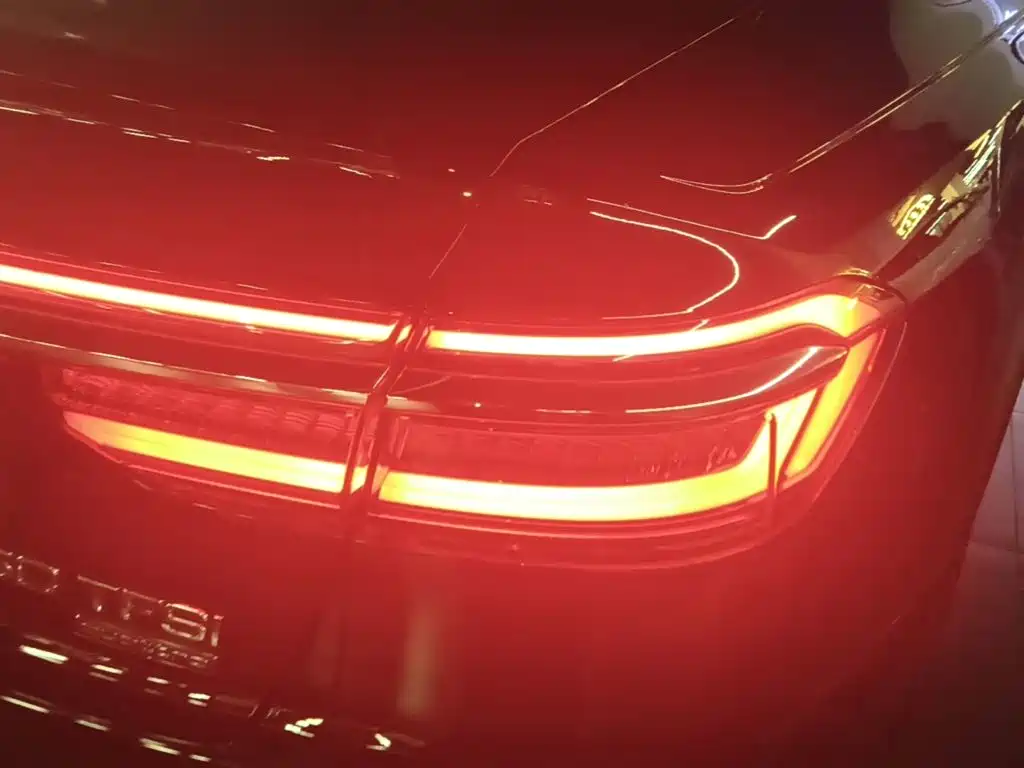 Audi A8 2022 — фото 8
