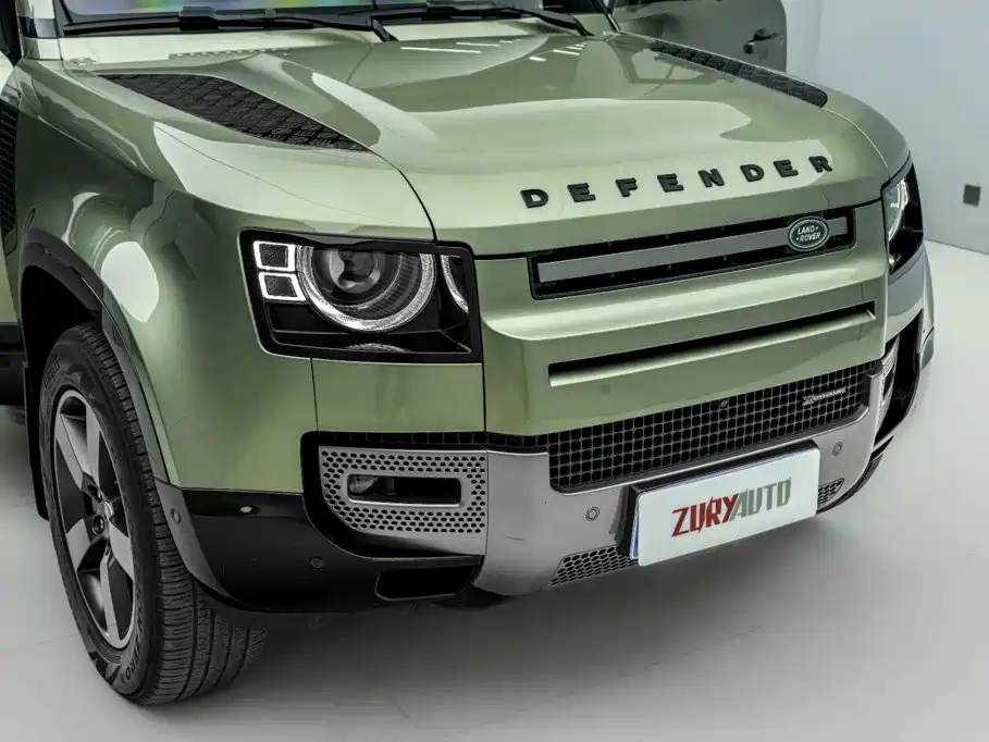Land Rover Defender 2023 — фото 32