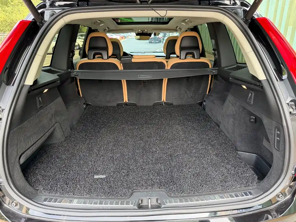 Volvo XC90 2015 — фото 13