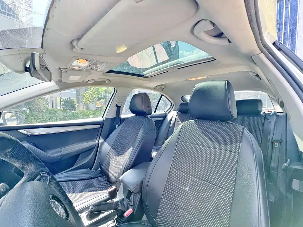 Skoda Octavia 2018 — фото 28
