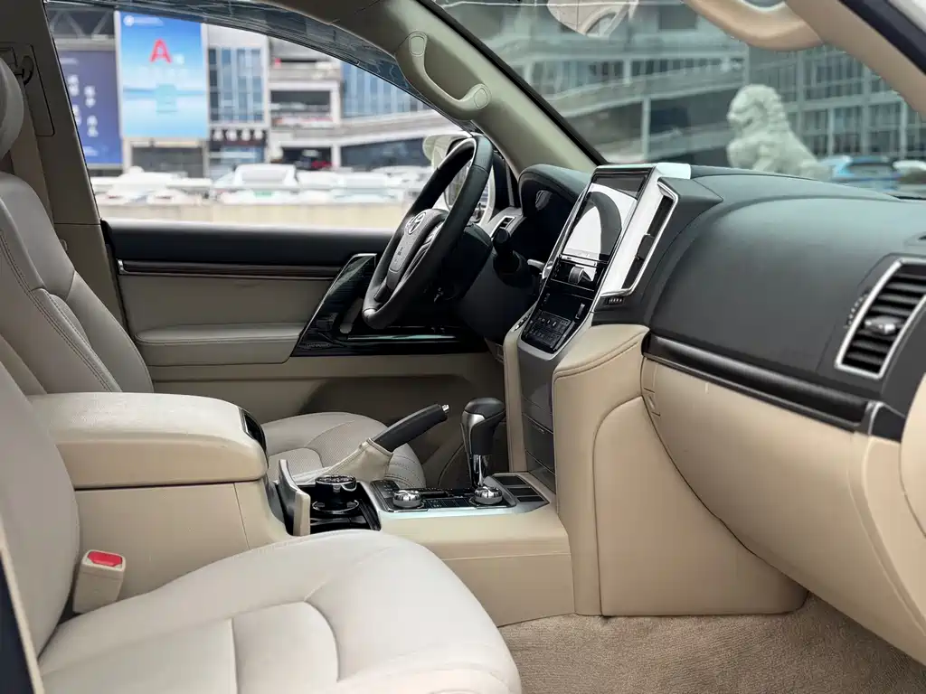 Toyota Land Cruiser 2019 — фото 15
