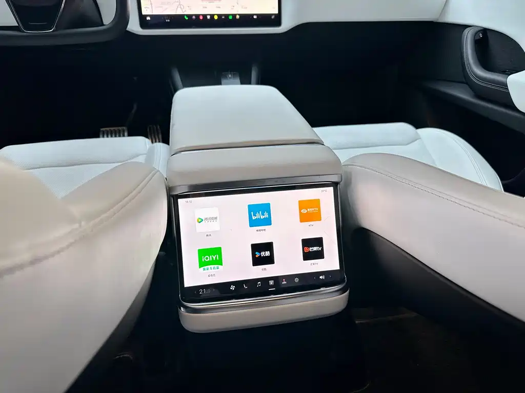 Tesla Model X 2023 — фото 17