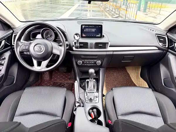Mazda 3 Axela 2016