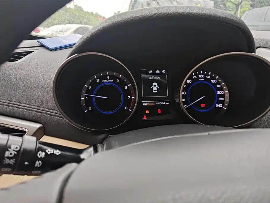 Changan Eado 2017 — фото 14