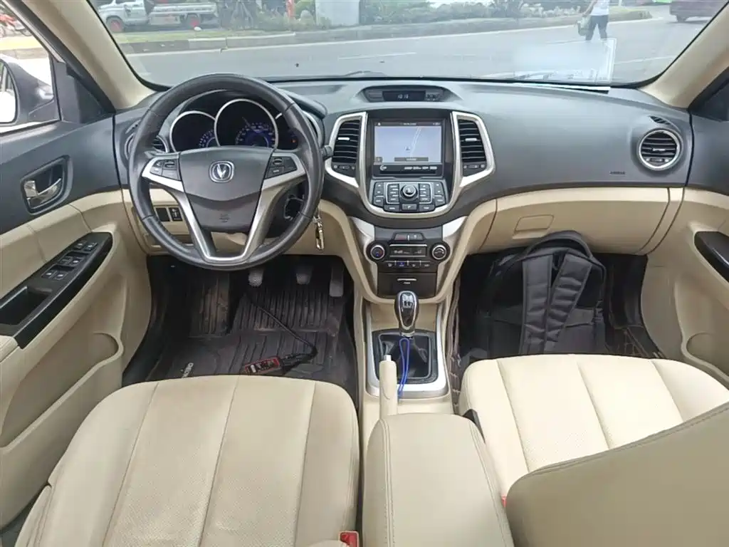 Changan Eado 2015 — фото 10