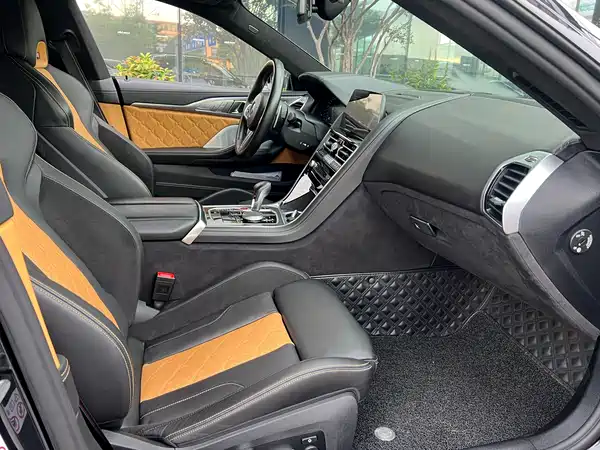 BMW M8 2021