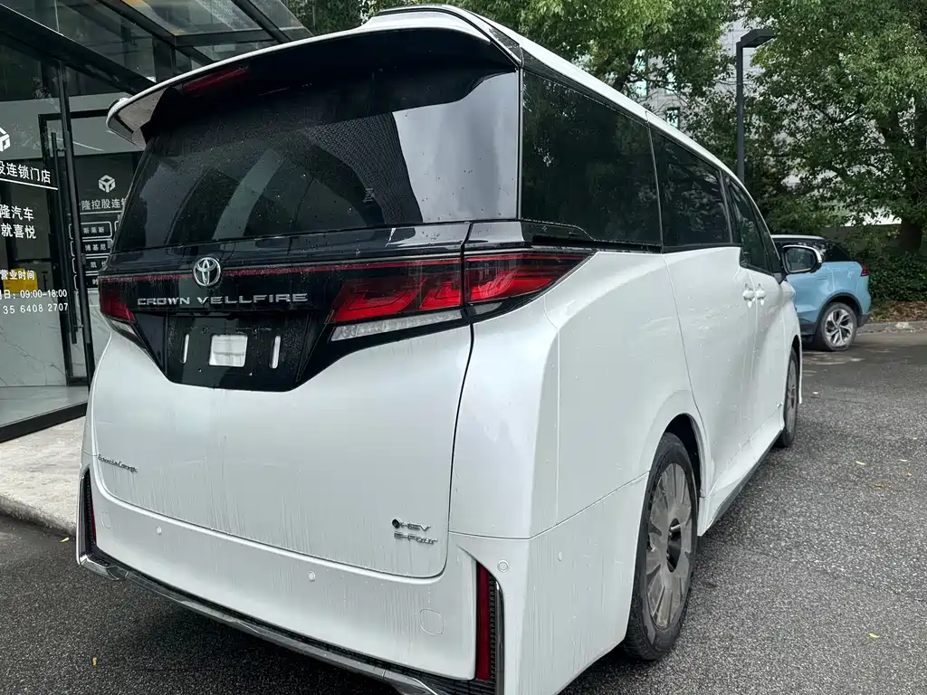 Toyota Vellfire — фото 11