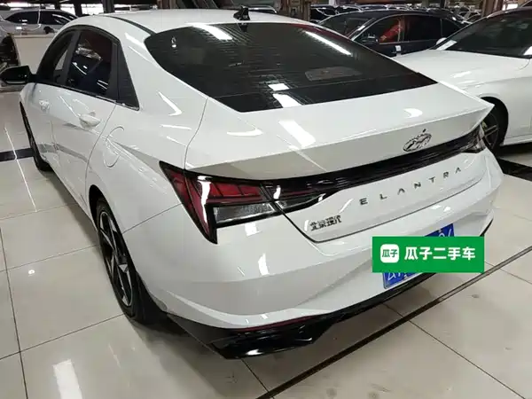 Hyundai Elantra 2022