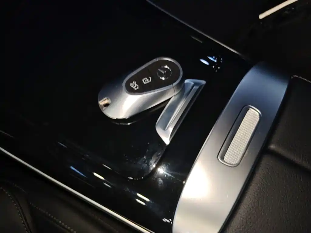 Mercedes-Benz C-Class 2025 — фото 9