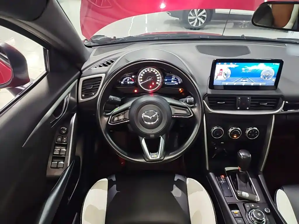 Mazda CX-4 2019 — фото 11