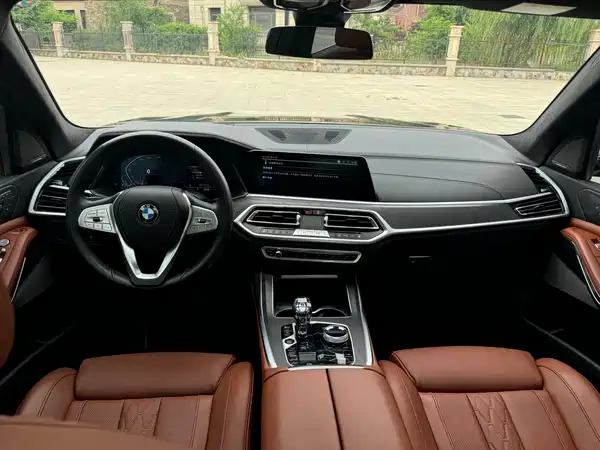BMW X7 2021