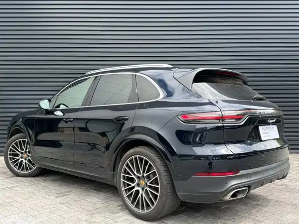 Porsche Cayenne 2021