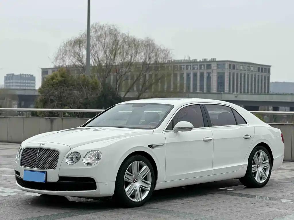 Bentley Flying Spur 2018 — фото 1