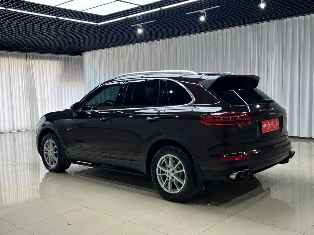 Porsche Cayenne 2015 — фото 4