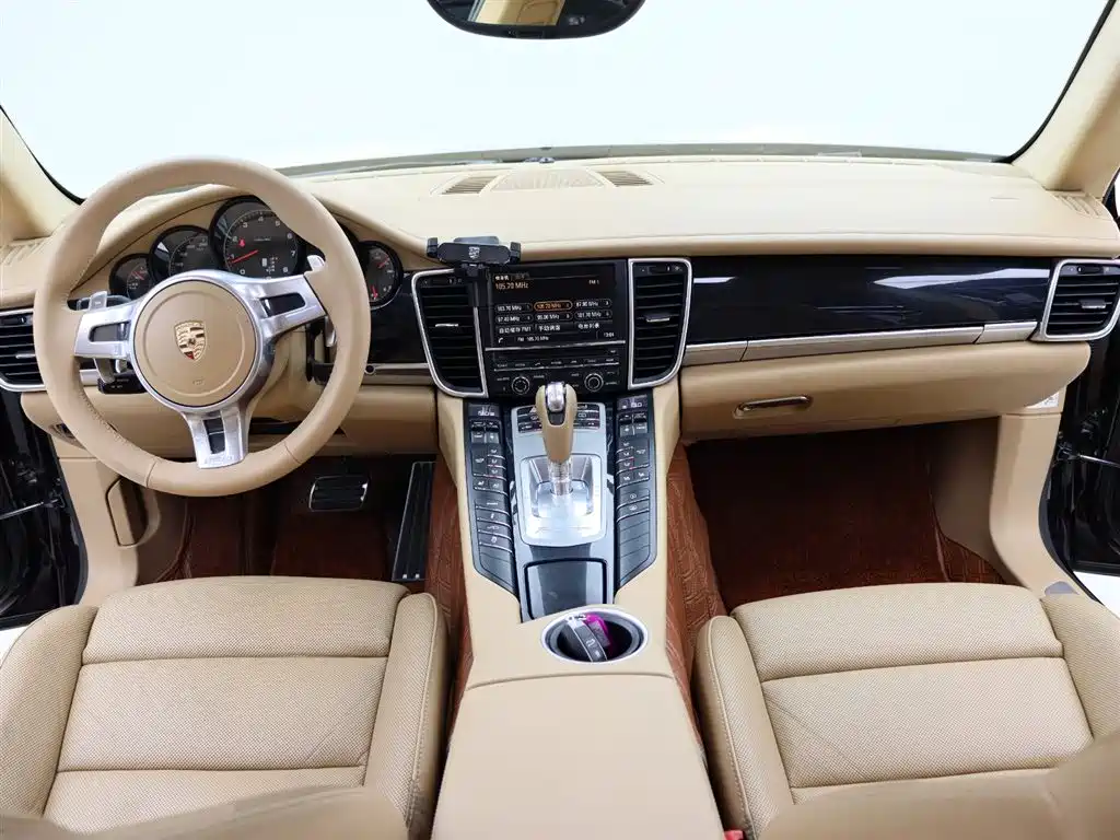 Porsche Panamera 2015 — фото 15
