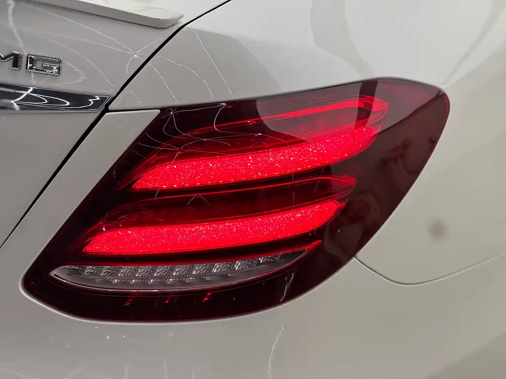 Mercedes-Benz E-Class 2019 — фото 14