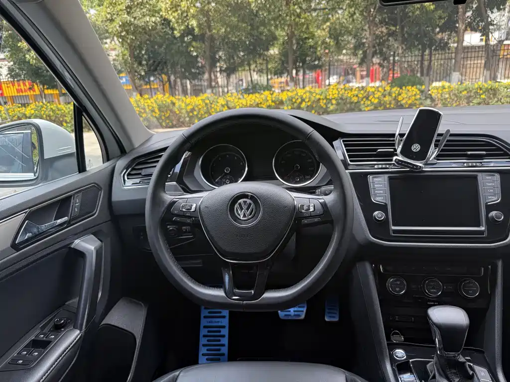 Volkswagen Tiguan L 2018 — фото 10