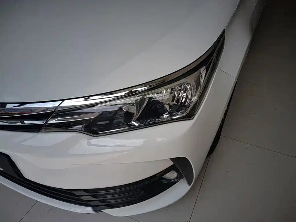 Toyota Corolla 2018 — фото 10