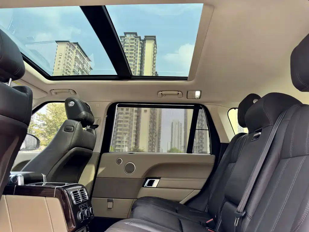 Land Rover Range Rover 2018 — фото 15