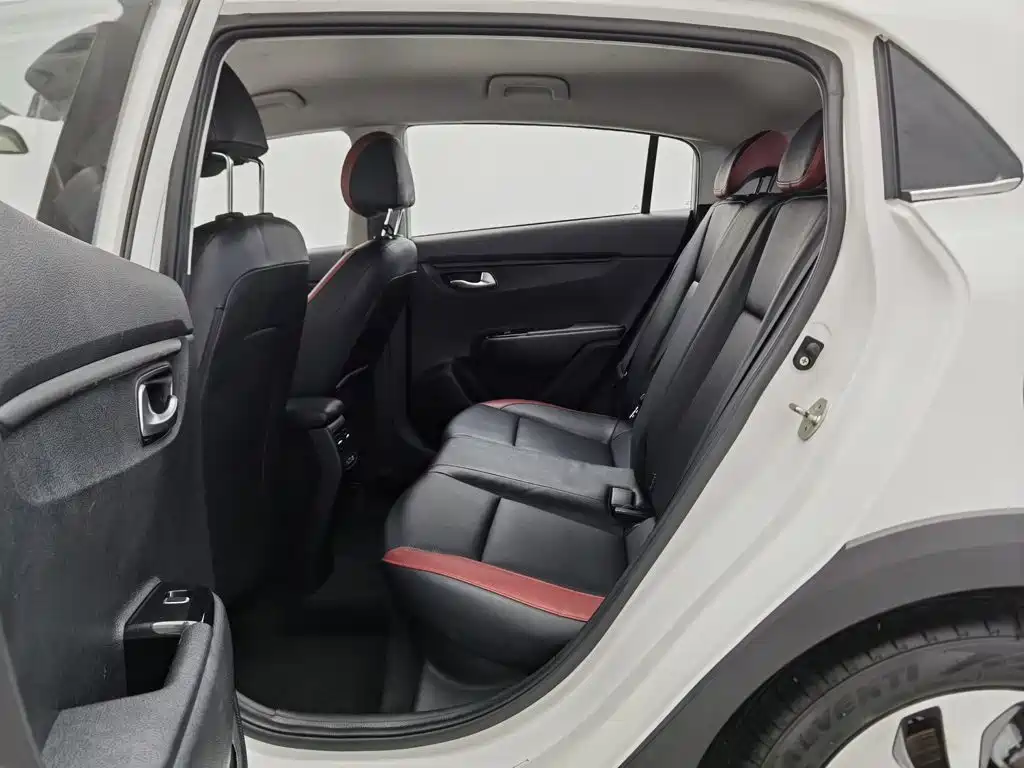 Kia KX Cross 2018 — фото 15