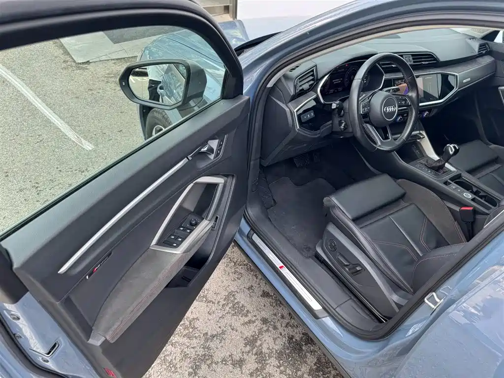 Audi Q3 Sportback 2023 — фото 10