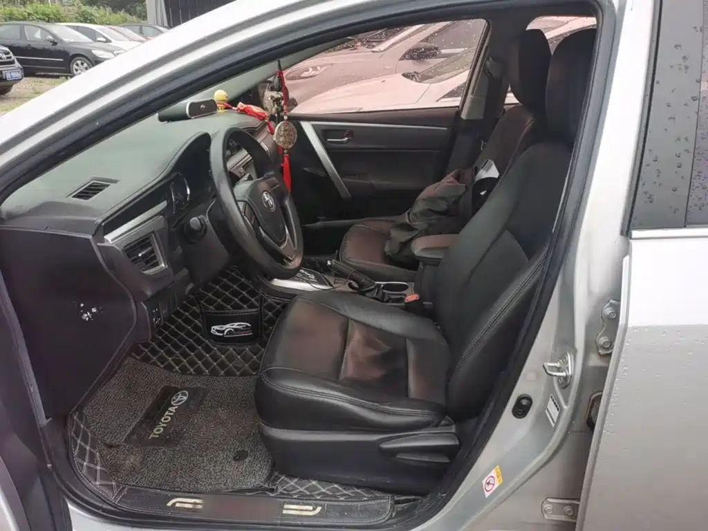 Toyota Corolla 2015 — фото 15