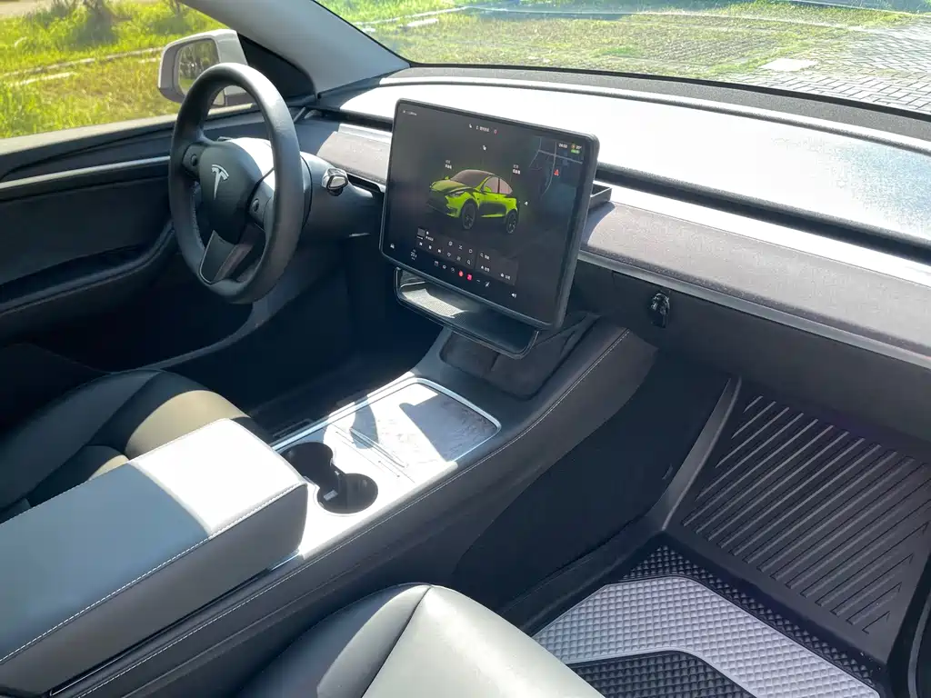 Tesla Model Y 2023 — фото 17