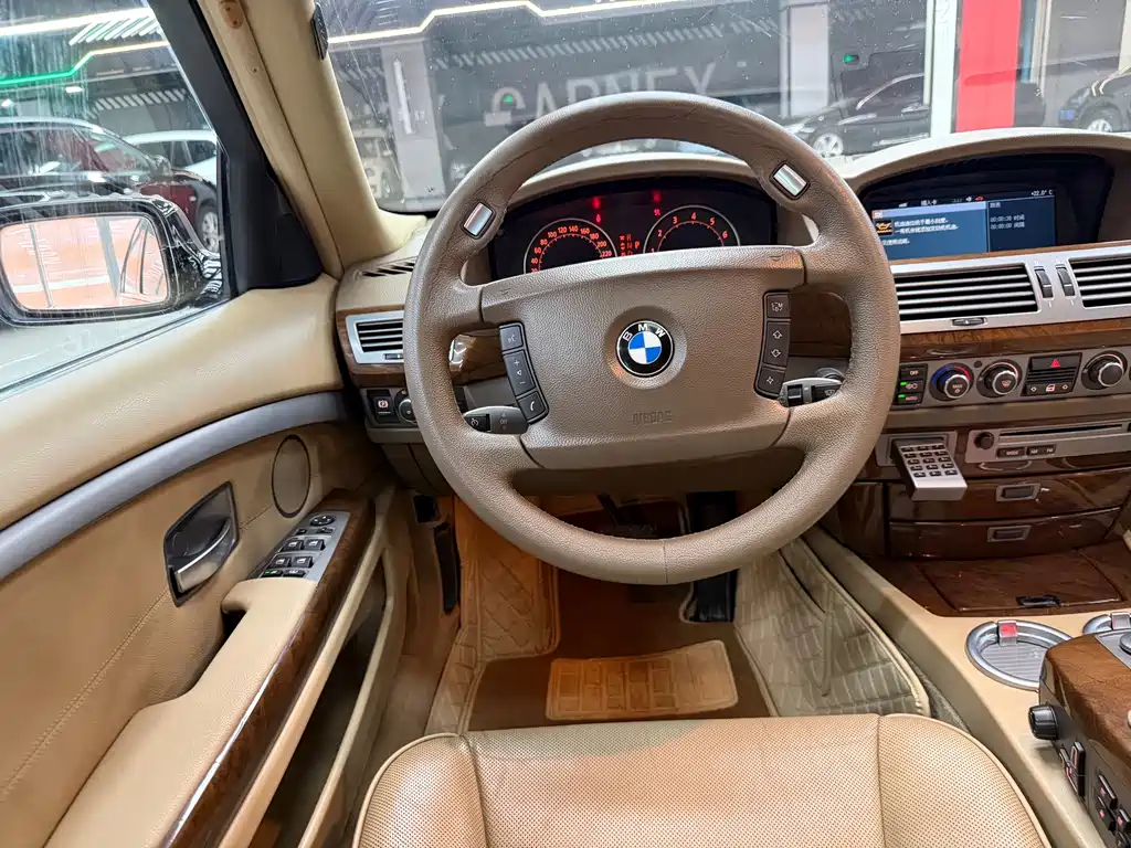 BMW 7 Series 2005 — фото 12