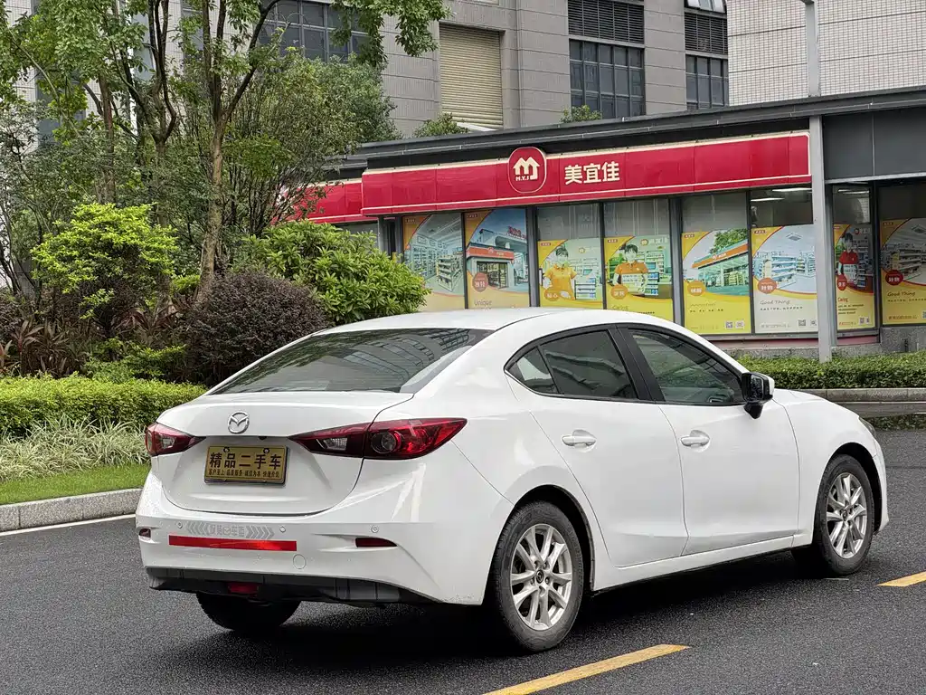 Mazda 3 Axela 2015