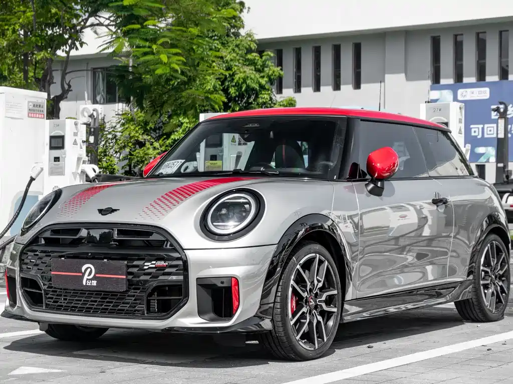 MINI JCW 2025 — фото 3