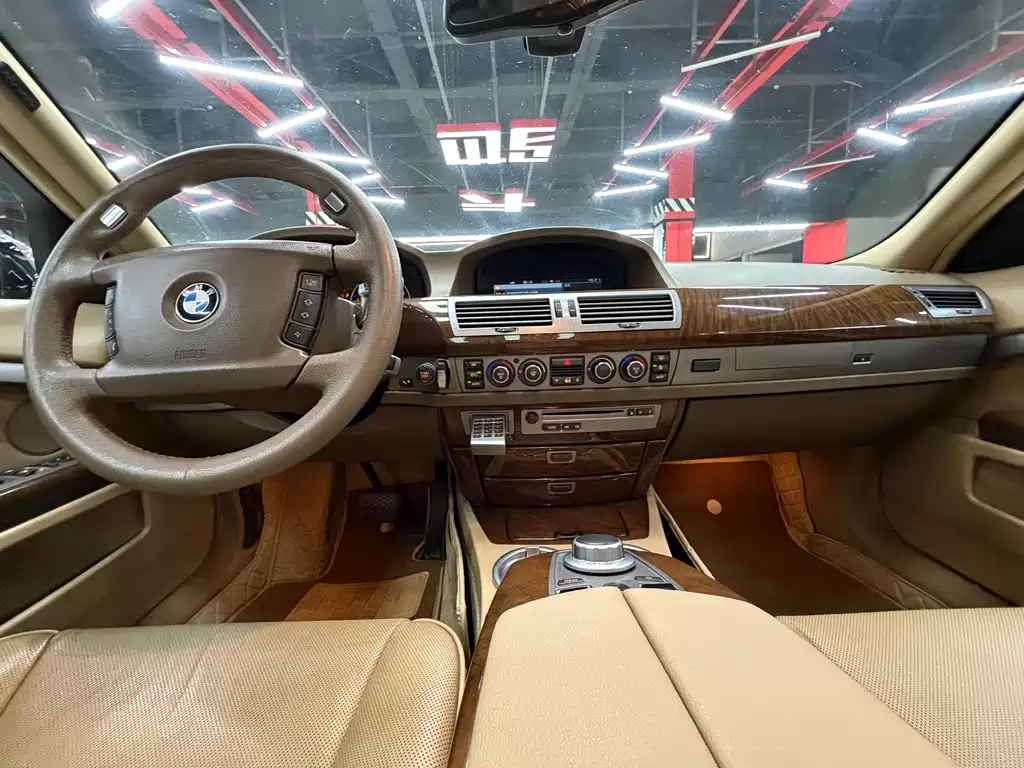 BMW 7 Series 2005 — фото 28