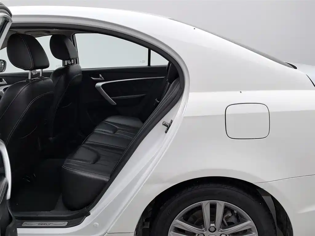 Geely Emgrand 2016 — фото 15